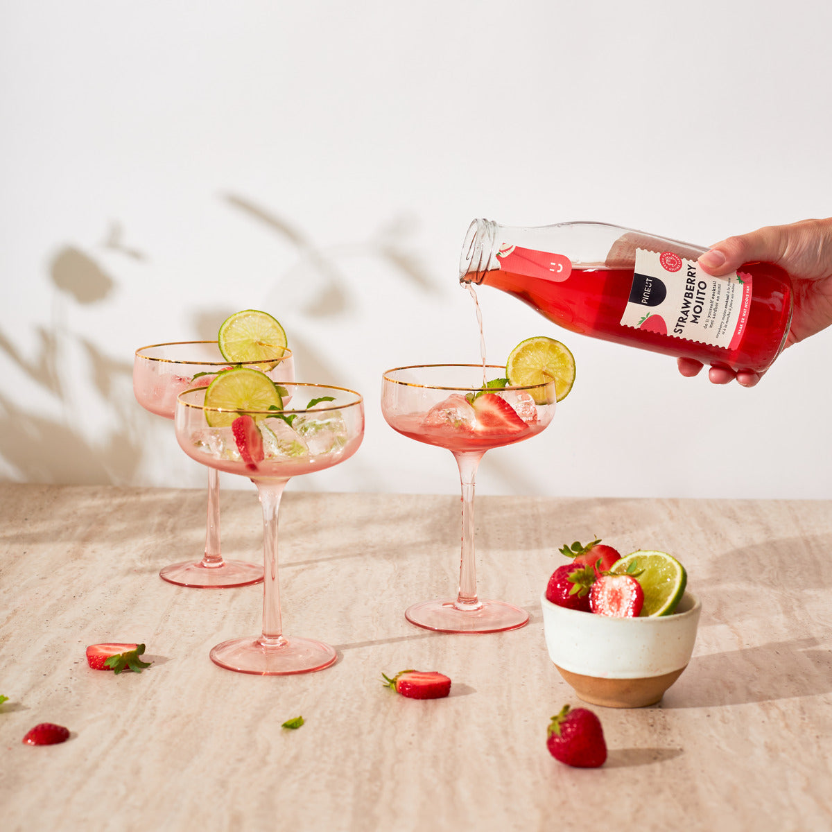 Cocktail | Strawberry Mojito | bottle | BIO | productafbeelding 4