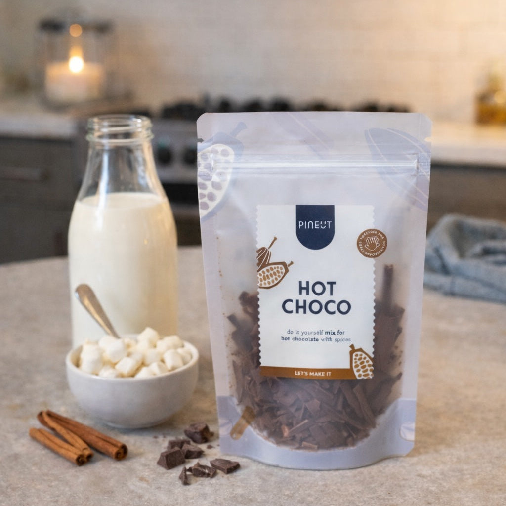 Warme chocolademelk maken | Hot choco pouch | Origineel winter cadeau van Pineut | productafbeelding 2
