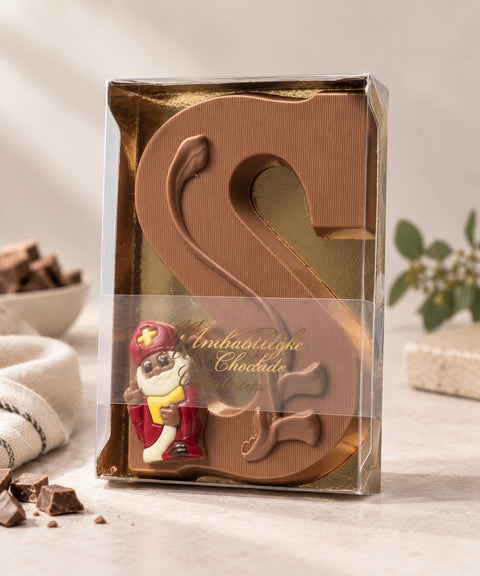 Chocoladeletter naar keuze in melk, puur of wit als persoonlijk Sinterklaas cadeau