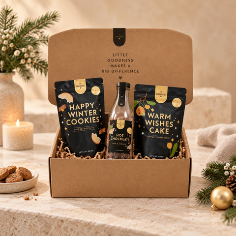 Origineel kerstpakket sociaal geproduceerd Medium met Happy Winter Cookies, Hot Chocolate en Warm Wishes Cake