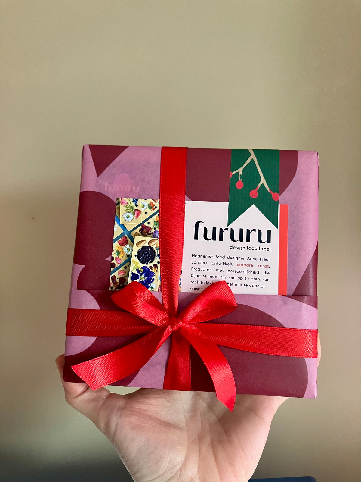Extra grote bonbondoos als luxe chocoladecadeau