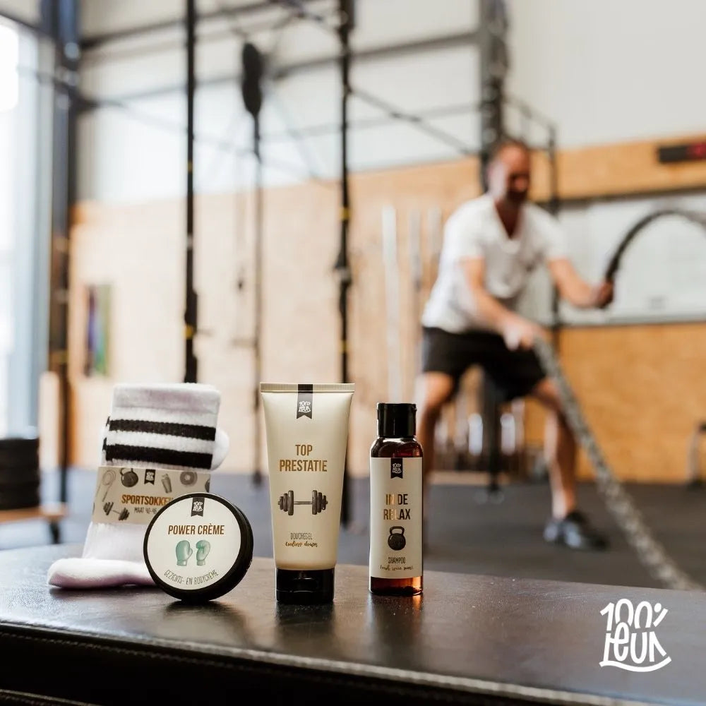 Kerstcadeaupakket Sweat Now Shine Later – Sportief & Verzorgend Geschenk