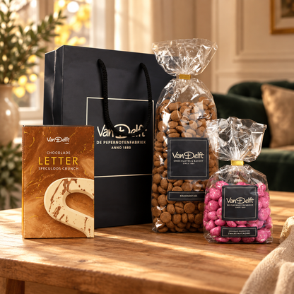Cadeauset Dream met letter, kruidnoten en kwark kers
