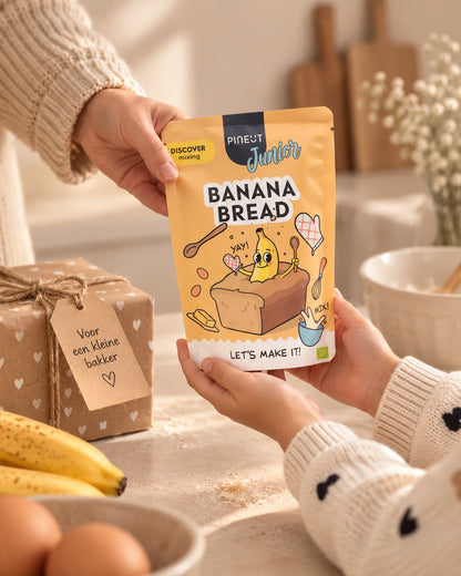 Banana bread mix Pineut Junior BIO als cadeau tijdens een persoonlijk overhandigingsmoment