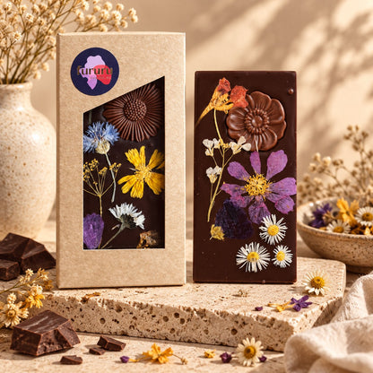 Pure chocoladereep met eetbare bloemen als origineel chocolade cadeau van Wagemakers