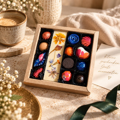 Luxe combidoos met handgemaakte bonbons en bloemenchocolade