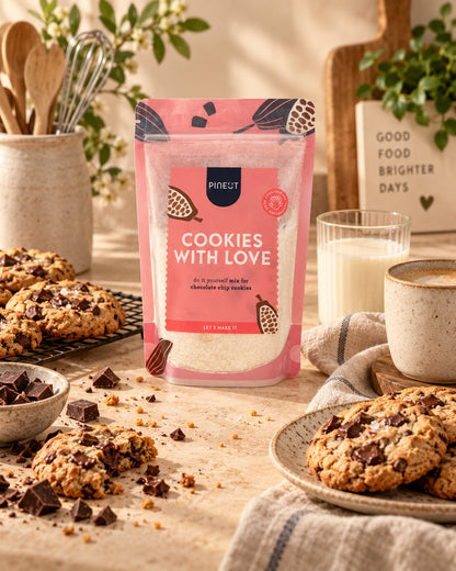 Sfeerbeeld van Cookies with Love met warme styling en passende ingrediënten