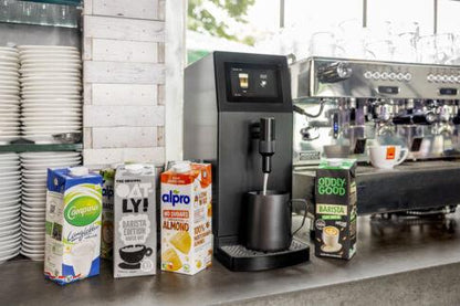 ETNA Alpina MilkBase met verschillende melkverpakkingen voor horeca
