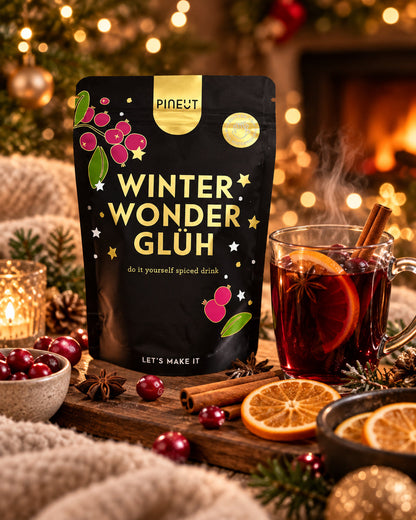 Sfeerbeeld van Holiday Special Winter Wonder Glühwein met warme styling en passende ingrediënten