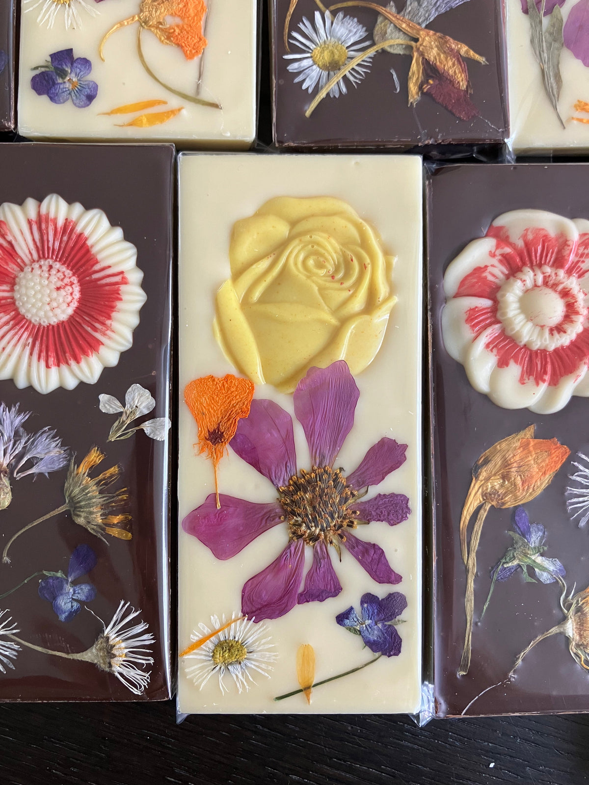 Bloemenchocolade klein met eetbare bloemen