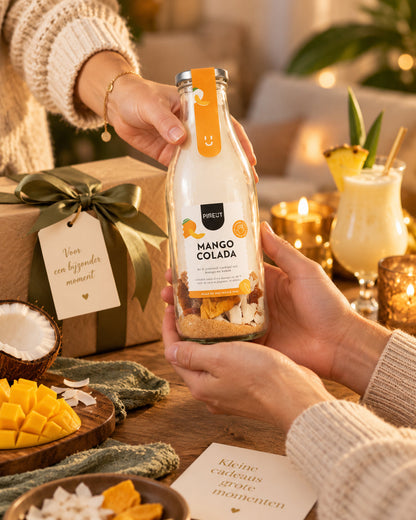 Mango Colada zomerdrankje BIO als cadeau tijdens een persoonlijk overhandigingsmoment